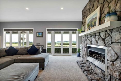 Photo of property in 80 Clearview Road, Lepperton, New Plymouth, 4373