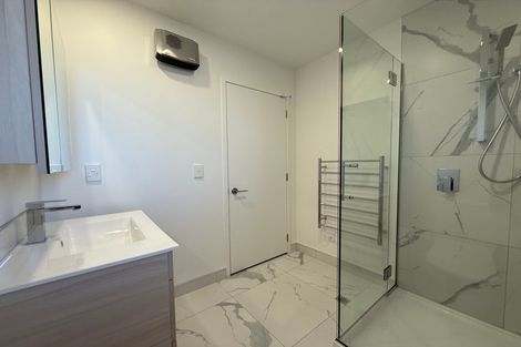 Photo of property in 2/5 Shearer Avenue, Papanui, Christchurch, 8052