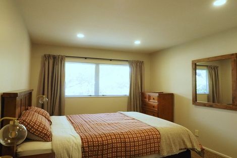 Photo of property in 8 Amner Place, Bluff Hill, Napier, 4110