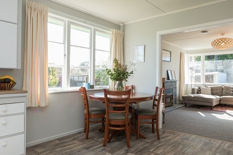 Photo of property in 5 Mcgreevy Street, Waipawa, 4210