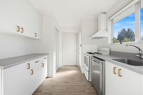Photo of property in 37 Kimberley Grove, Westbrook, Palmerston North, 4412