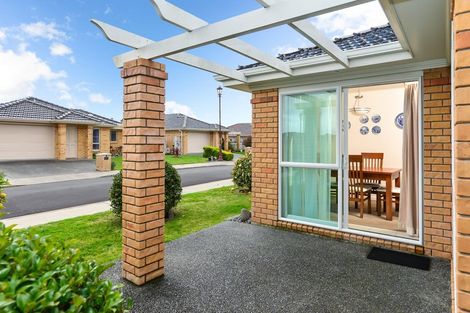 Photo of property in 14 Sovereign Isle Lane, Rototuna, Hamilton, 3210