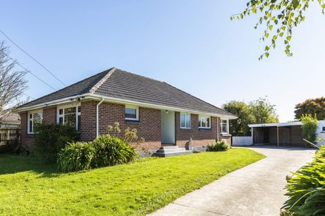 Photo of property in 12 Aorangi Road, Bryndwr, Christchurch, 8053