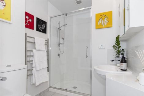 Photo of property in 12 Maunganui Road, Mount Maunganui, 3116