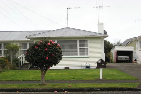 Photo of property in 15 Karaka Crescent, Levin, 5510