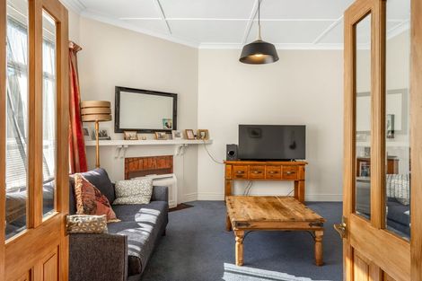 Photo of property in 35 College Street, College Estate, Whanganui, 4500