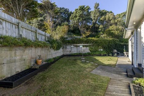 Photo of property in 15 Simons Street, Moturoa, New Plymouth, 4310