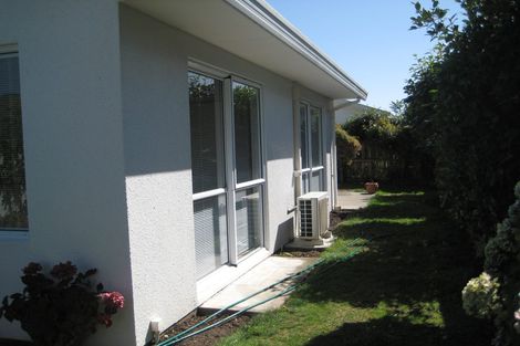 Photo of property in 2/49 Westgrove Avenue, Avonhead, Christchurch, 8042