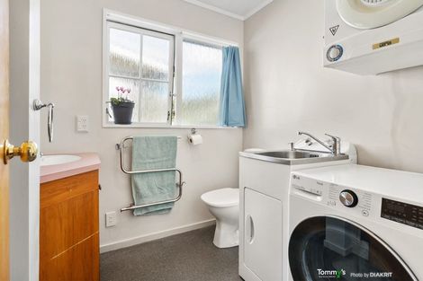 Photo of property in 165c Queens Drive, Lyall Bay, Wellington, 6022