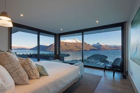 Photo of property in 10 Pinnacle Place, Queenstown, 9300