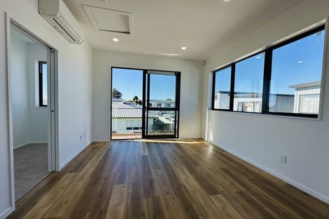 Photo of property in 1a Edward Avenue, Orewa, 0931