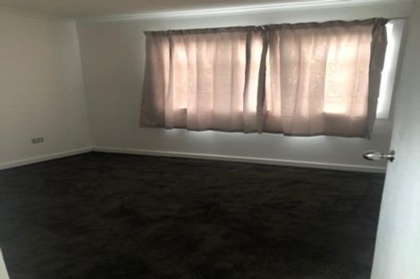 Photo of property in 1 Hinekohu Street, New Lynn, Auckland, 0600