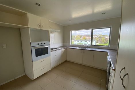 Photo of property in 25 Ginders Drive, Massey, Auckland, 0614