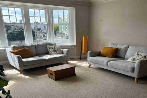 Photo of property in Pukehinau Flats, 1u4 Brooklyn Road, Mount Cook, Wellington, 6011