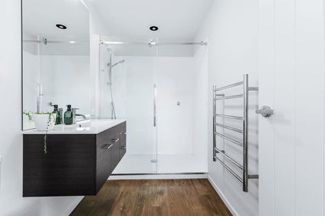 Photo of property in 5 Glendas Way, Acacia Bay, Taupo, 3385