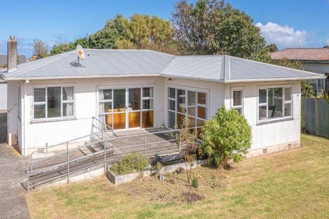 Photo of property in 205 Puriri Street, Castlecliff, Whanganui, 4501