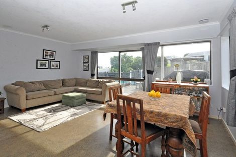 Photo of property in 8a Walbrook Road, Manly, Whangaparaoa, 0930