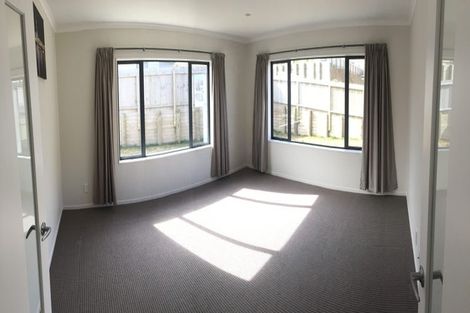 Photo of property in 20 Havana Rise, Grenada Village, Wellington, 6037