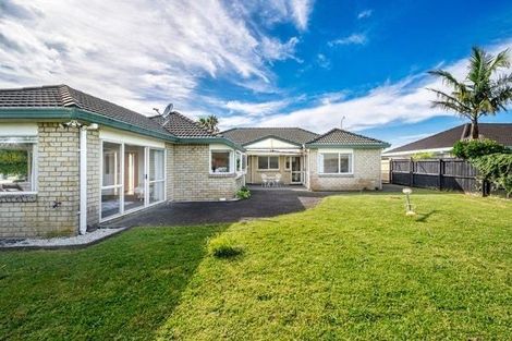 Photo of property in 2 Amadeus Place, Northpark, Auckland, 2013