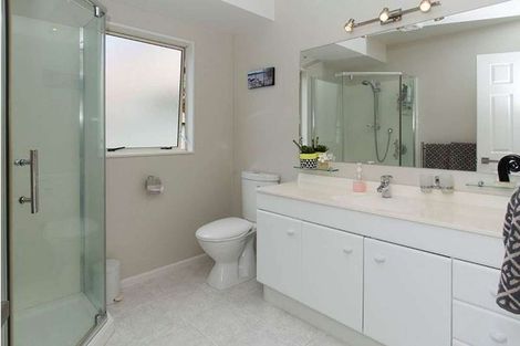 Photo of property in 10 Ambleside Drive, Northpark, Auckland, 2013