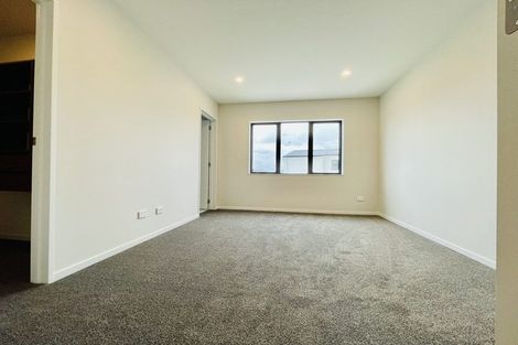 Photo of property in 30 Auranga Drive, Karaka, 2113