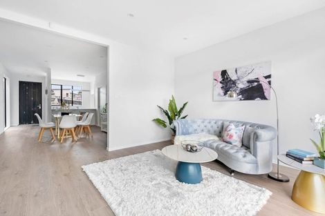 Photo of property in 5/3 Kaimai Avenue, Massey, Auckland, 0614