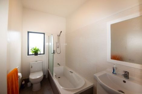 Photo of property in 11 Gordon Place, Newtown, Wellington, 6021