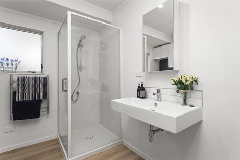 Photo of property in 18 Ian Marwick Place, Birkenhead, Auckland, 0626
