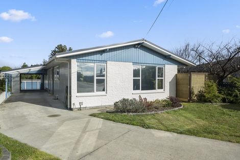 Photo of property in 16 Martin Road, Paraparaumu Beach, Paraparaumu, 5032
