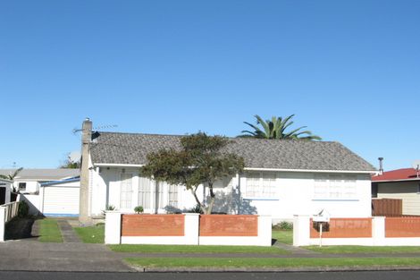 Photo of property in 6 Swallow Drive, Manurewa, Auckland, 2102