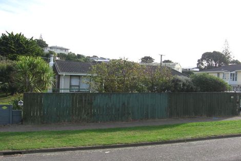 Photo of property in 18 Taupiri Crescent, Titahi Bay, Porirua, 5022