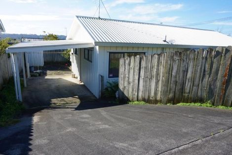 Photo of property in 1/100 Birkdale Road, Birkdale, Auckland, 0626