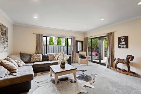 Photo of property in 6 Kirkpatrick Place, Havelock North, 4130