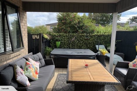 Photo of property in 2/31 Kenderdine Road, Papatoetoe, Auckland, 2025