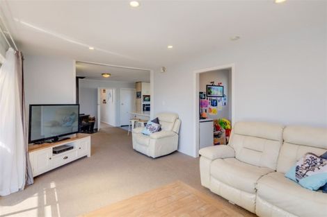 Photo of property in 32 Inwoods Road, Parklands, Christchurch, 8083