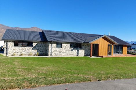 Photo of property in 23 Kereru Crescent, Wanaka, 9305