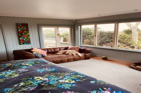 Photo of property in 233 Godley Road, Titirangi, Auckland, 0604