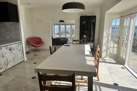 Photo of property in 14 Roslyn Road, Bluff Hill, Napier, 4110