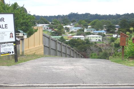 Photo of property in 1/15 Stephanie Close, Glenfield, Auckland, 0629