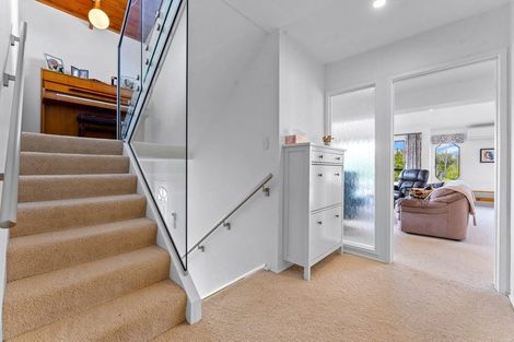 Photo of property in 10 Mosman Place, Chatswood, Auckland, 0626