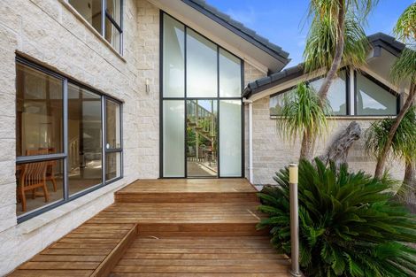 Photo of property in 6 Odin Place, Beach Haven, Auckland, 0626