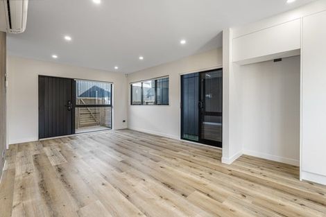 Photo of property in 98e Royal Road, Massey, Auckland, 0614