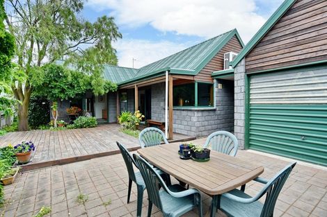 Photo of property in 5 Winters Road, Redwood, Christchurch, 8051