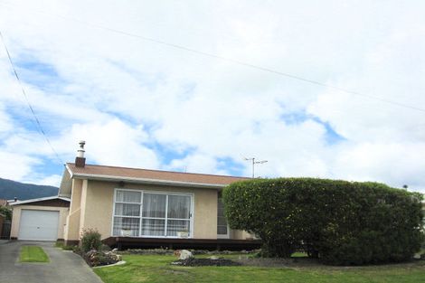 Photo of property in 6 Durham Street, Stoke, Nelson, 7011