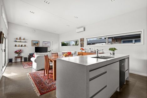 Photo of property in 24a Ferry Road, Clive, 4102