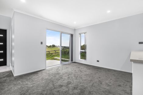Photo of property in 2 Ambedkar Way, Pukekohe, 2120