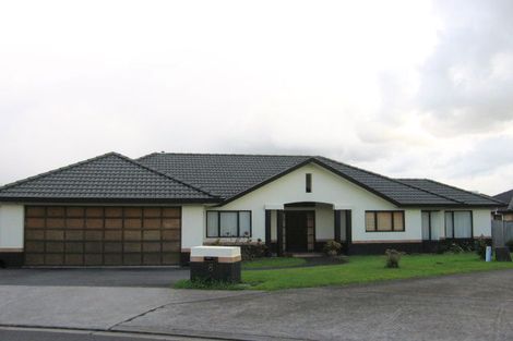 Photo of property in 8 Moy Place, East Tamaki Heights, Auckland, 2016