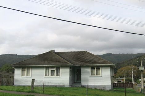 Photo of property in 4 Logie Street, Stokes Valley, Lower Hutt, 5019