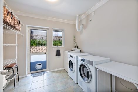 Photo of property in 3 Semillon Avenue, Henderson, Auckland, 0612
