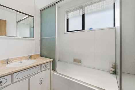 Photo of property in 2/1 Karnak Crescent, Russley, Christchurch, 8042